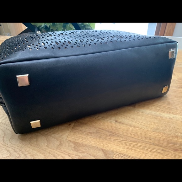 Never used Stella and Dot Black Avalon Tote - Picture 5 of 6